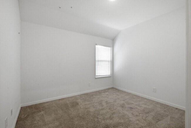 Building Photo - 700 Pistachio Pkwy