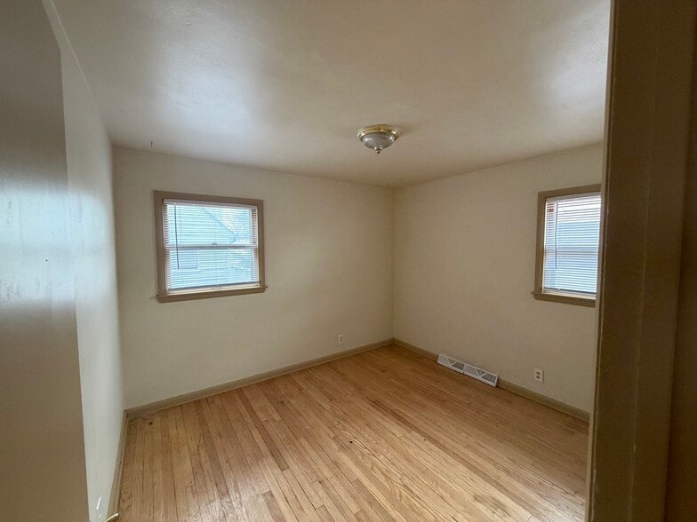 Building Photo - 4042 N 100th St