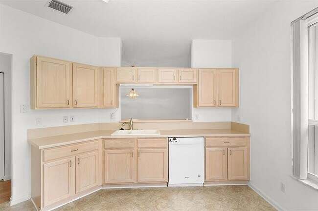Building Photo - 6888 SE Warwick Ln