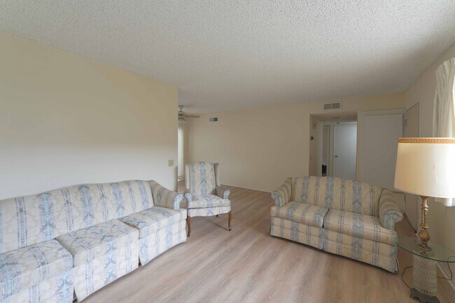 Building Photo - 1825Wilc
