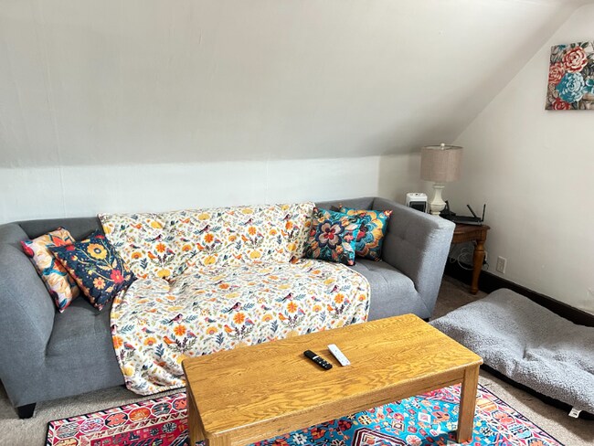 Building Photo - 103 Erie St SE