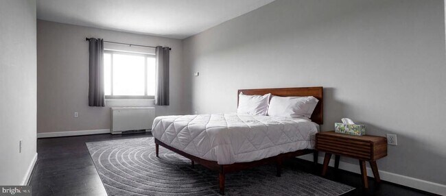 Building Photo - 1300 S Arlington Ridge Rd