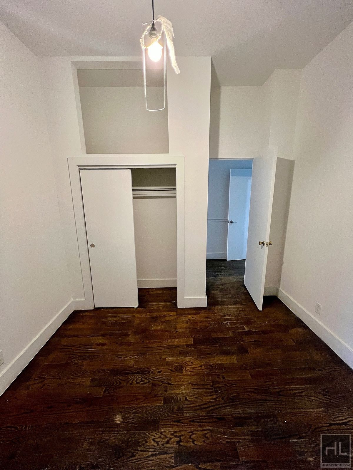 Building Photo - 3BR 1BA Massive Backyard w/ Performance Stage