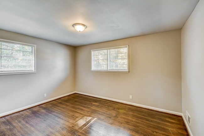 Building Photo - 2515 Ridgewood Rd