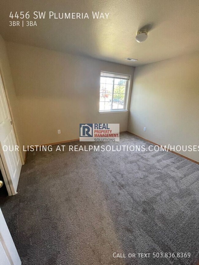 Building Photo - 4456 SW Plumeria Way