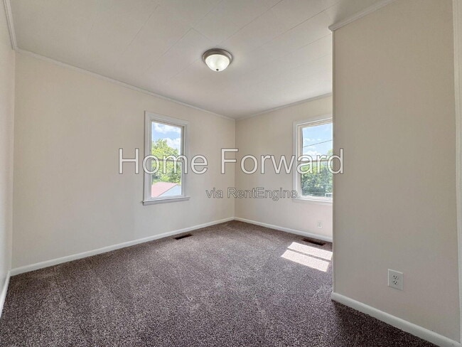 Building Photo - 107 N Robbins Ct