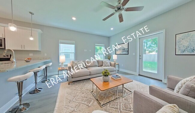 Building Photo - 844 Fairview Dr