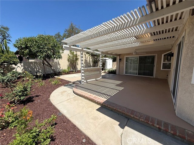 Building Photo - 860 Calle del Sol