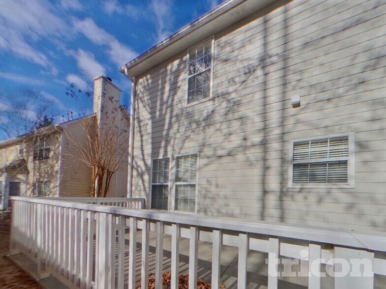 Building Photo - 1560 Highland Farm Dr