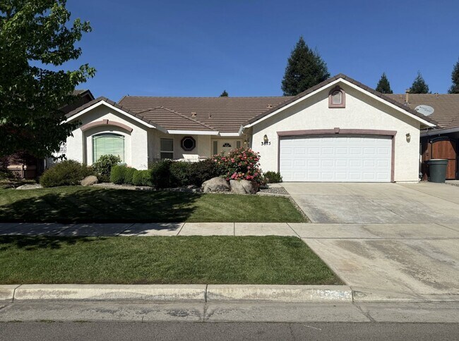 Building Photo - Charming 3-bedroom, 2-bath home in North Merced!