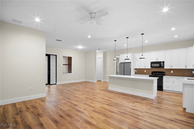 Building Photo - 3244 32nd Ave SE