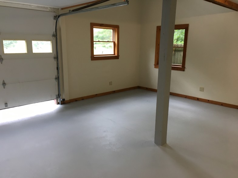 Building Photo - 257 Meadow Ln