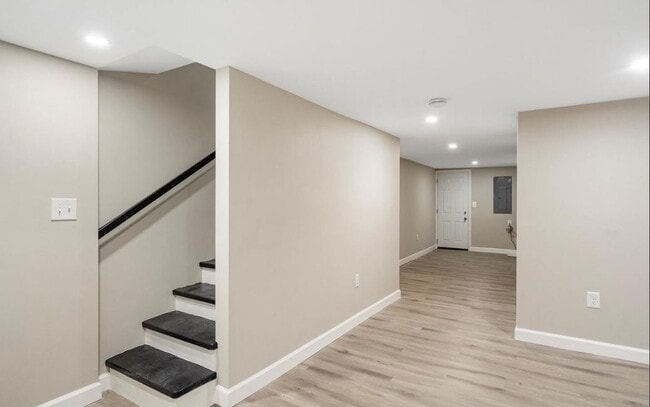 Building Photo - Luzerne