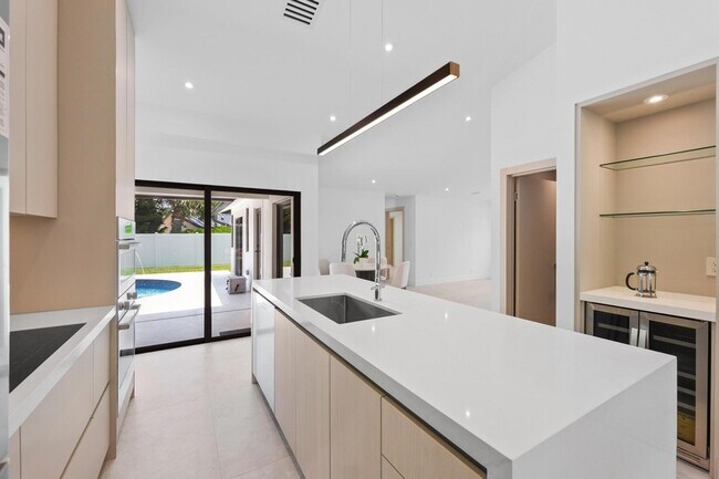 Building Photo - 1291 Bimini Ln