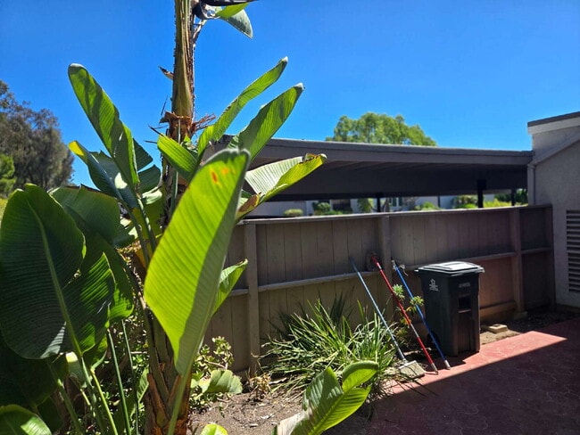 Building Photo - A spacious 3-bed, 2-bath condo is convenie...