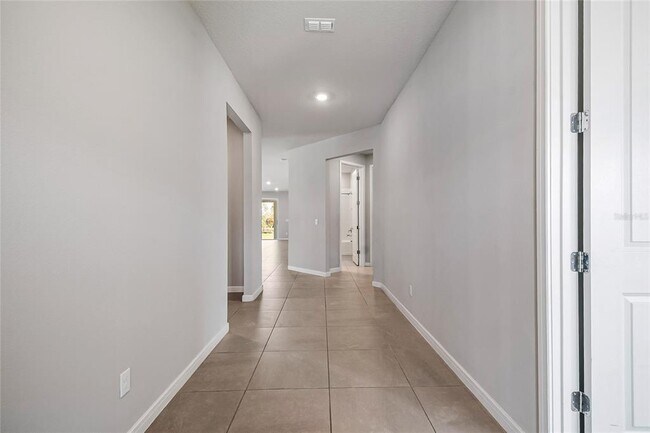 Building Photo - 5685 Arborvista Dr