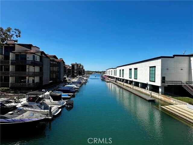 Building Photo - 7212 Marina Pacifica Dr N