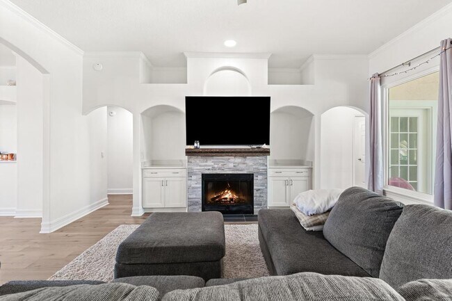 Building Photo - 200 Islamarada Ct