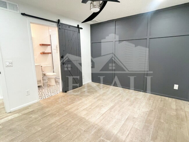 Building Photo - 423 S Terry Ln