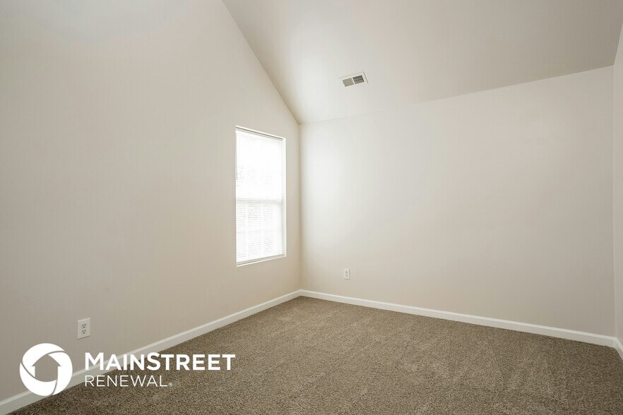 Building Photo - 5323 Landreaux Dr