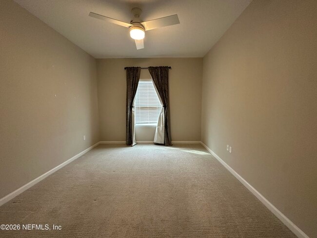 Building Photo - 61 Pinebury Ln