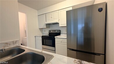 Building Photo - 3407 Winkler Ave