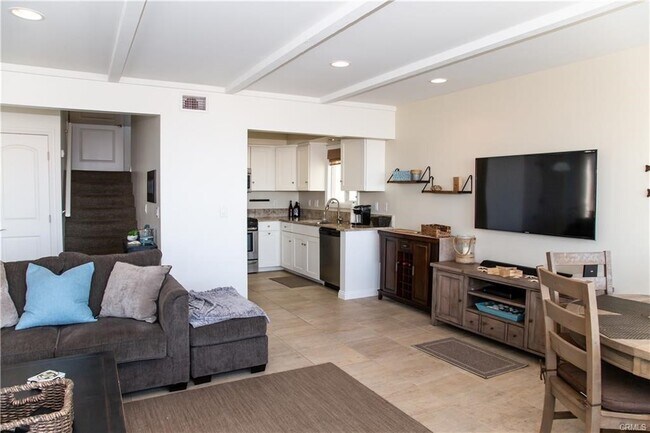 Building Photo - 35 Surfside Ave.