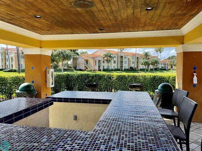 Building Photo - 120 Yacht Club Way