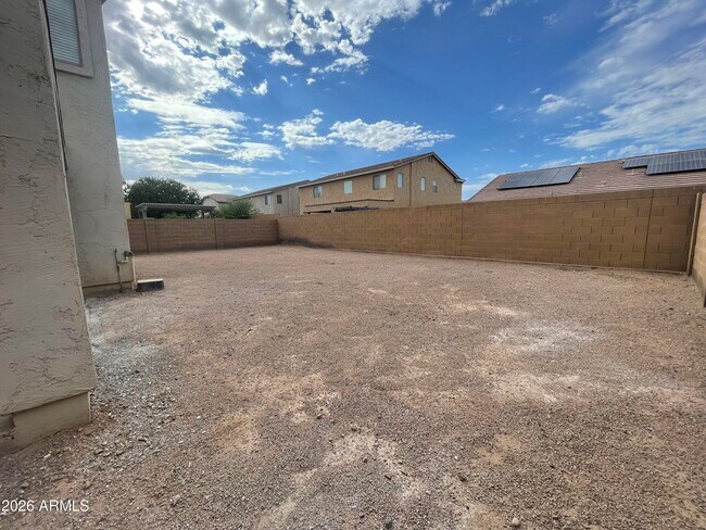 Building Photo - 1466 Holiday Dr