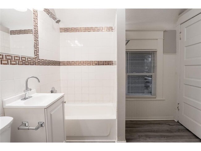 Building Photo - 3815 2nd Ave S