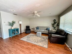 Building Photo - 413 Marjon Ave