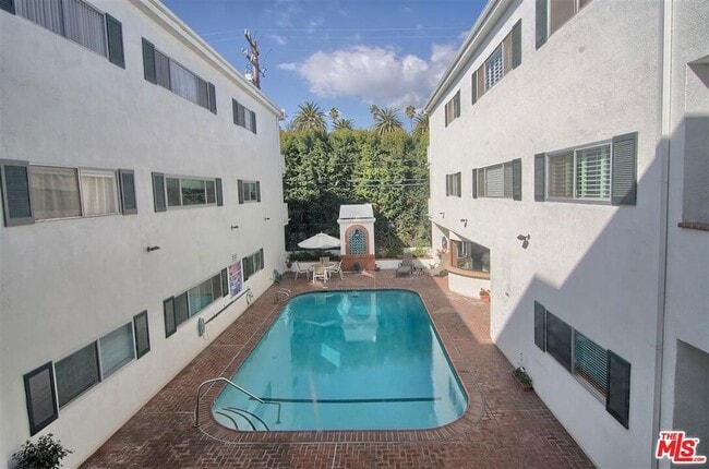 Building Photo - 521 Montana Ave