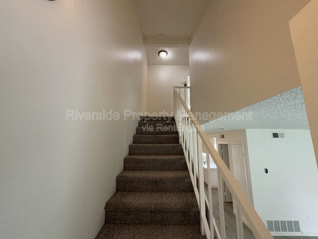 Building Photo - 2255 Cahuilla St