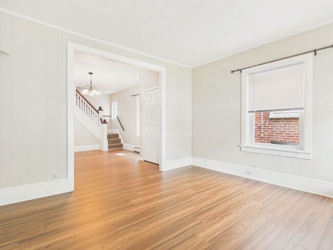 Building Photo - 3 Bedroom House in Harrisburg