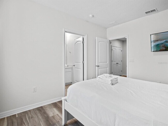 Building Photo - 4811 Terrasonesta Dr