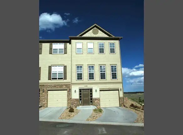 Primary Photo - 1119 Yellow Dogwood Heights