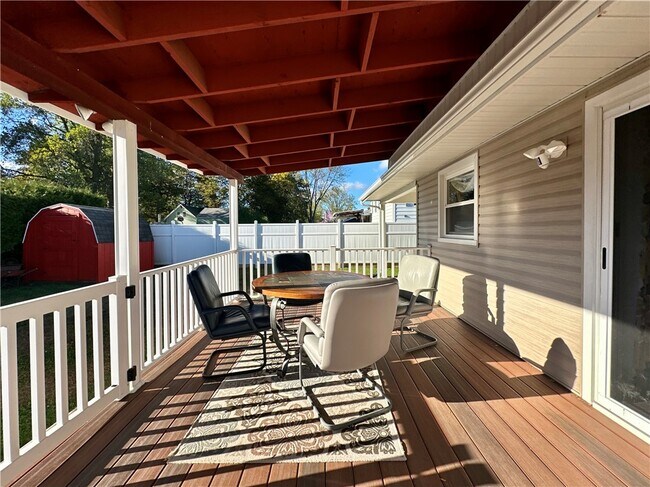 Building Photo - 406 Sharr Ave