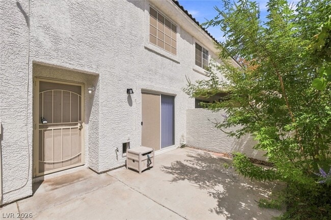 Building Photo - 446 Winthrop Pl