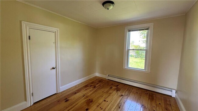 Building Photo - 3560 Kingstown Rd