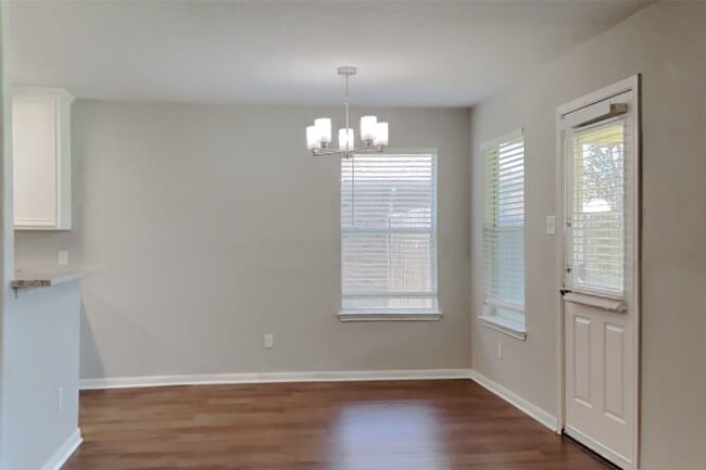 Building Photo - 5803 Village Grove Dr