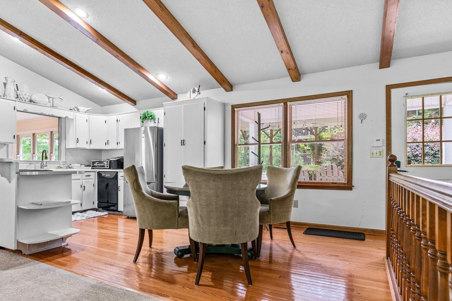 Building Photo - 723 Shorewood Cir