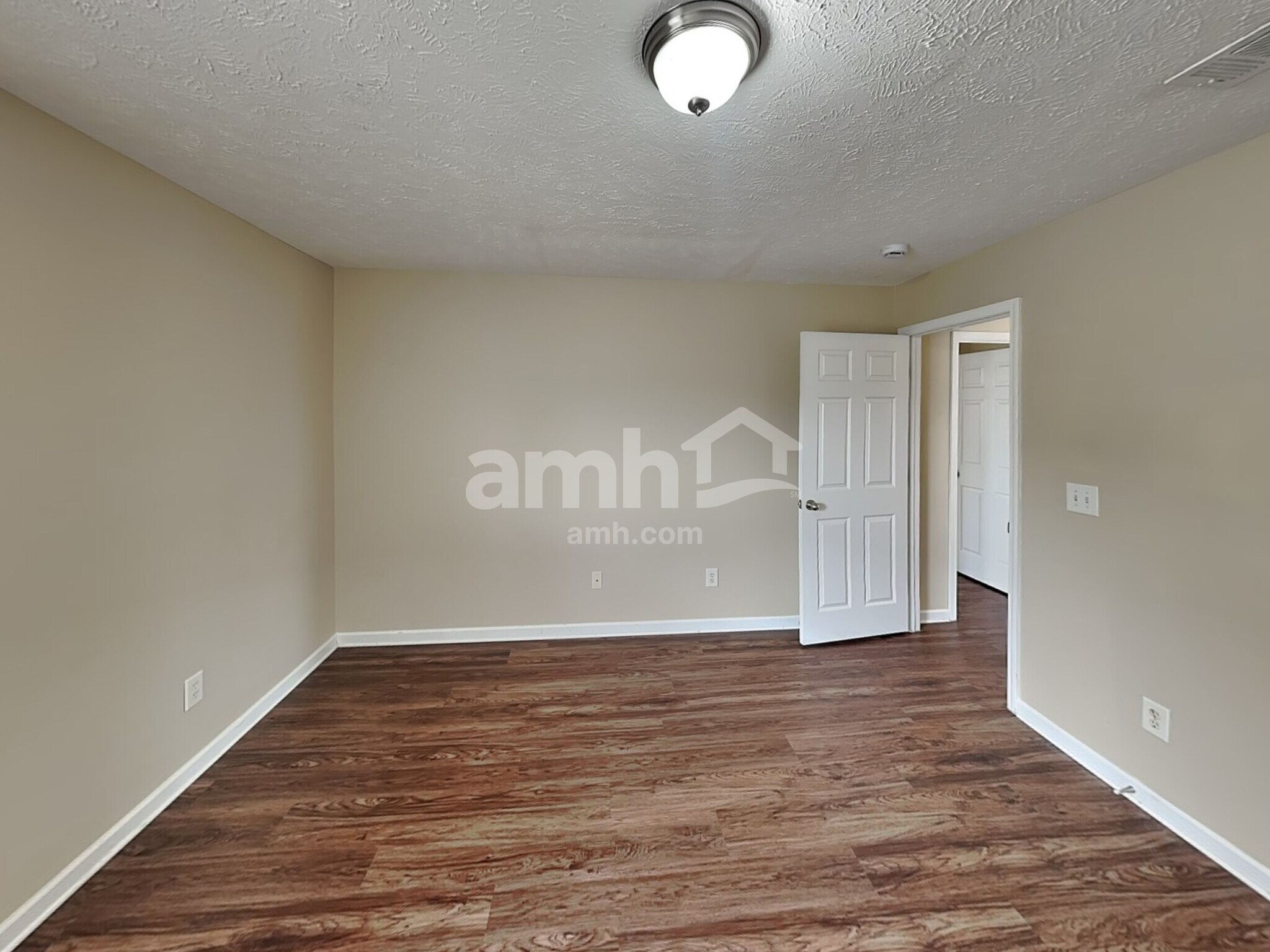 Building Photo - 2008 Red Jacket Ter