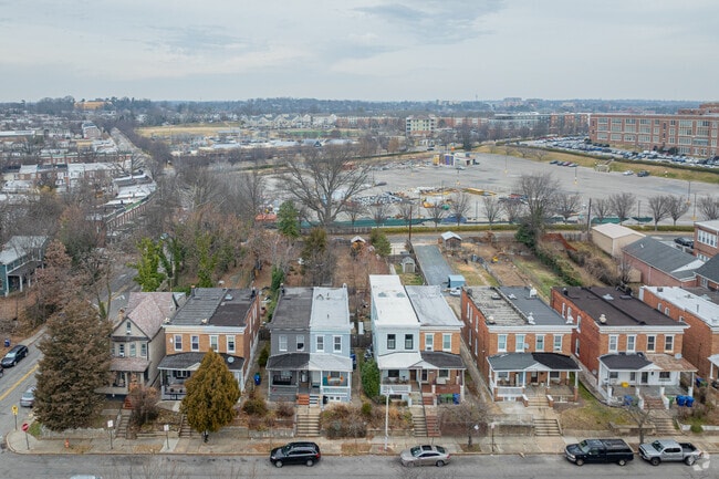 Building Photo - Serenity Place