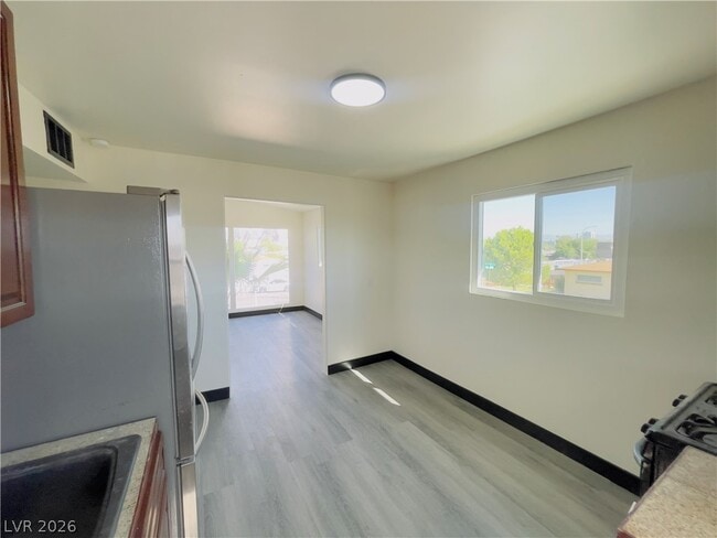 Building Photo - 2317 Santa Rita Dr