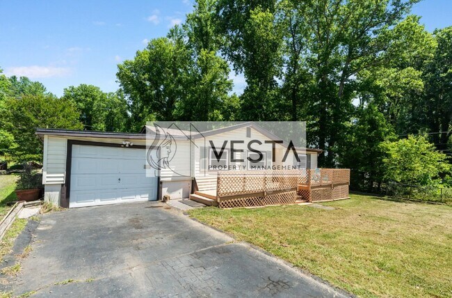 Building Photo - 688 Upper Grassy Branch Extension