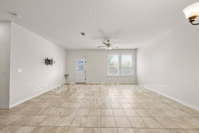 Building Photo - 7347 Bluebonnet Bay