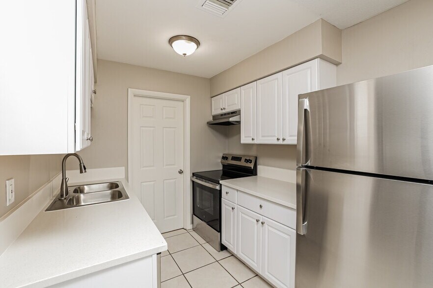 Building Photo - 36 Abaco St