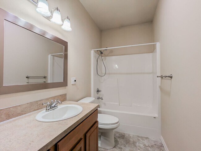 Building Photo - 4922 109th St NE