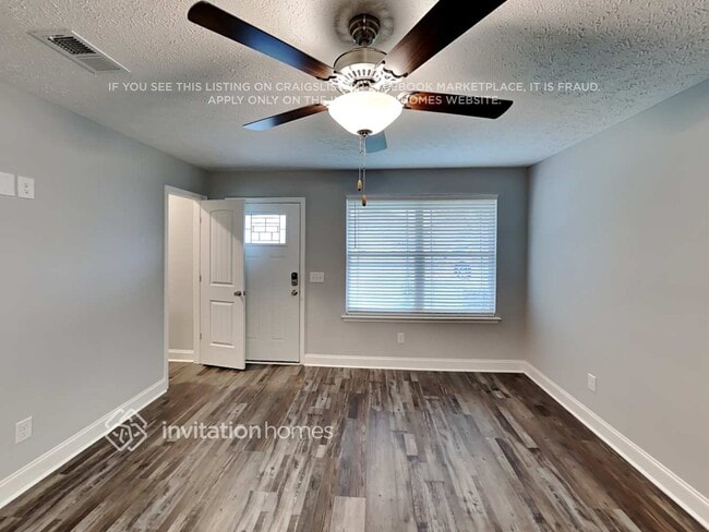 Building Photo - 838 Cedar Ln