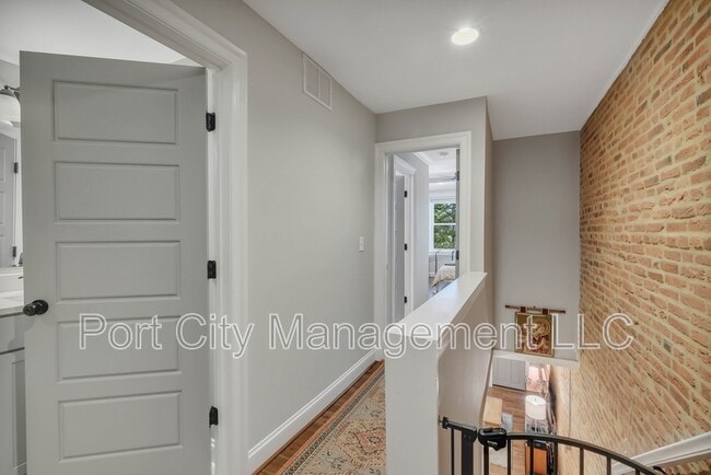 Building Photo - 504 S Milton Ave